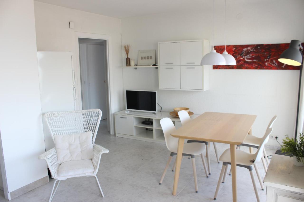 Beautiful Apartment In Front Of Beach, Pool, View Roses Exterior foto