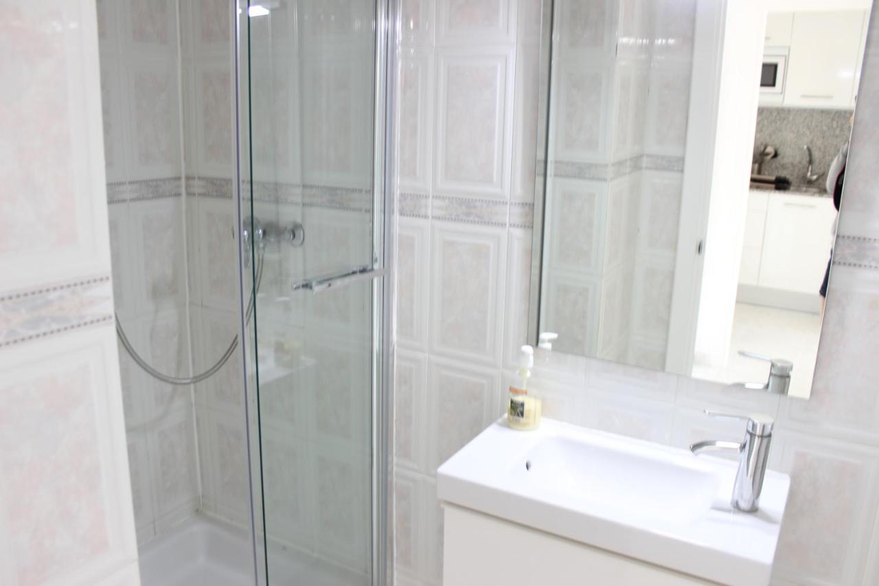 Beautiful Apartment In Front Of Beach, Pool, View Roses Exterior foto