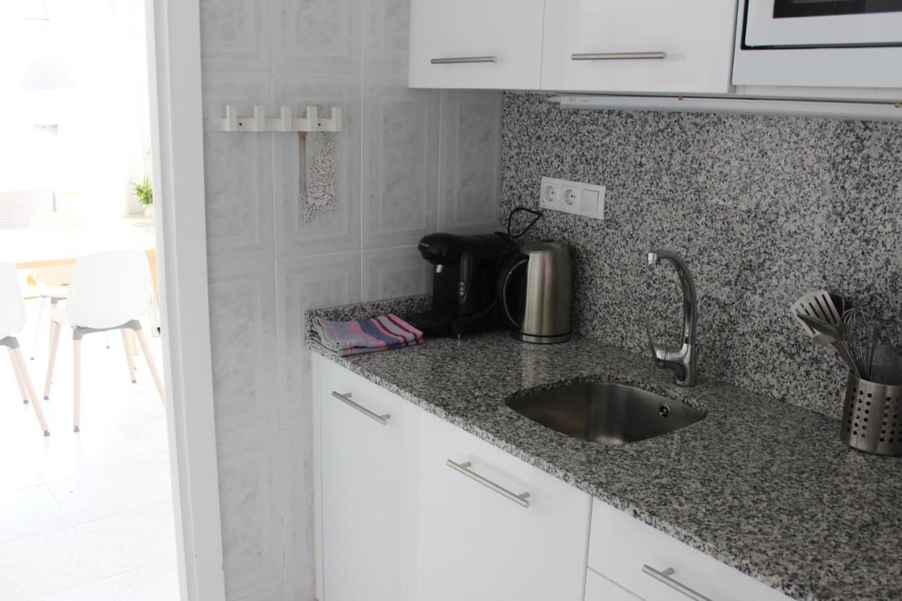 Beautiful Apartment In Front Of Beach, Pool, View Roses Exterior foto