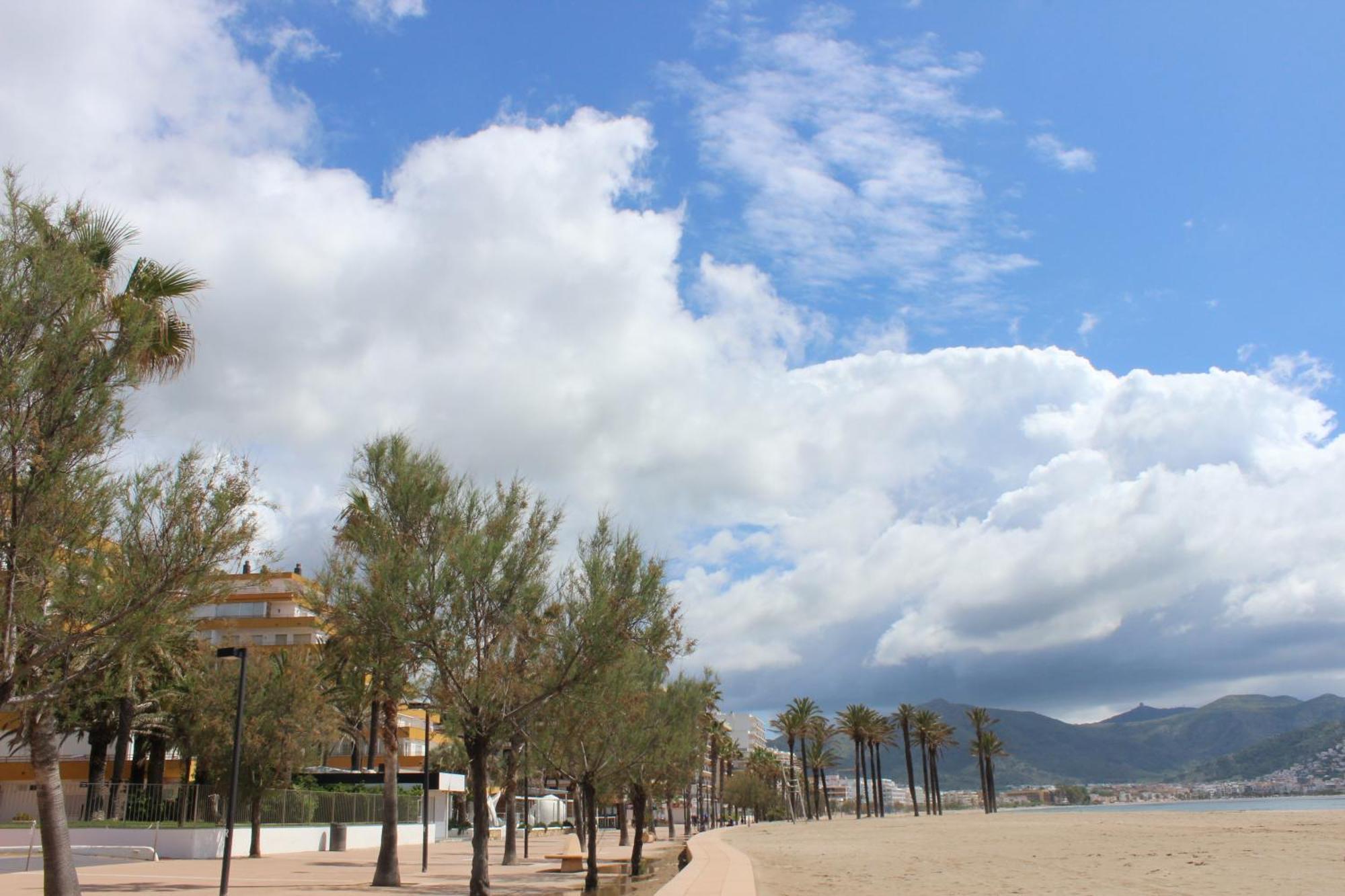 Beautiful Apartment In Front Of Beach, Pool, View Roses Exterior foto