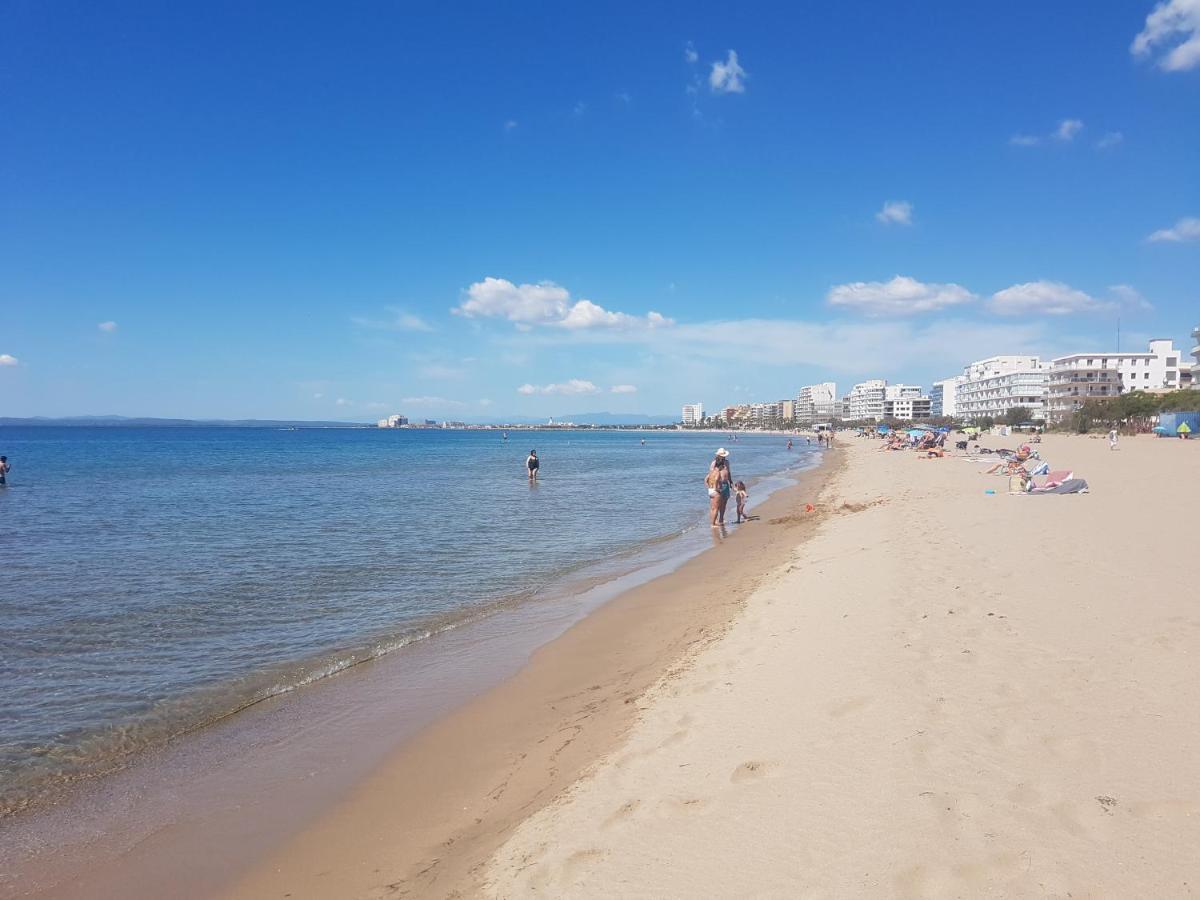 Beautiful Apartment In Front Of Beach, Pool, View Roses Exterior foto